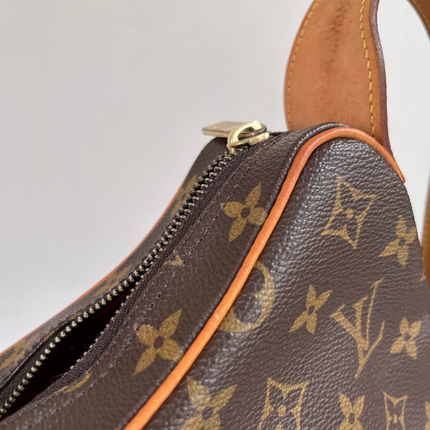 Louis Vuitton Vintage Croissant MM Shoulder Bag