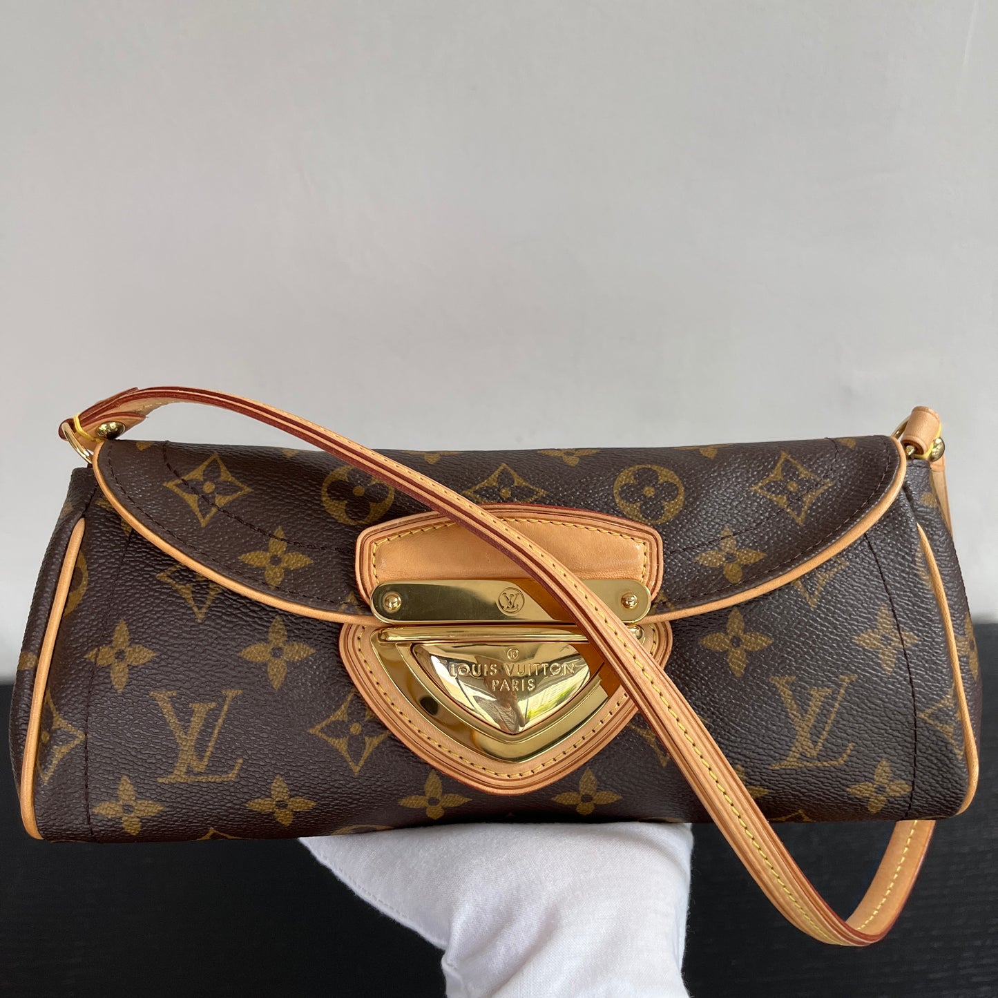 Louis Vuitton Beverly PM Shoulder Bag