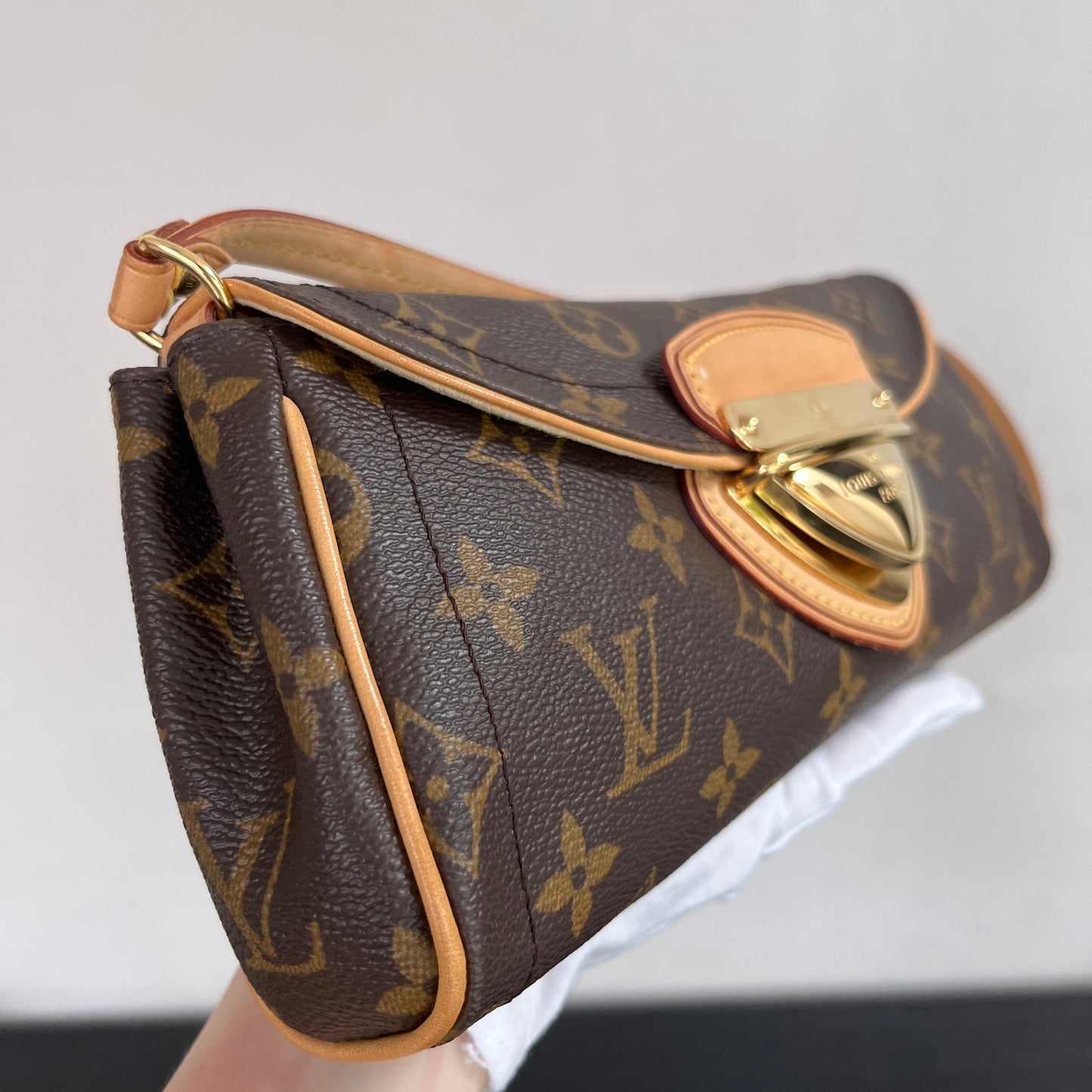 Louis Vuitton Beverly PM Shoulder Bag
