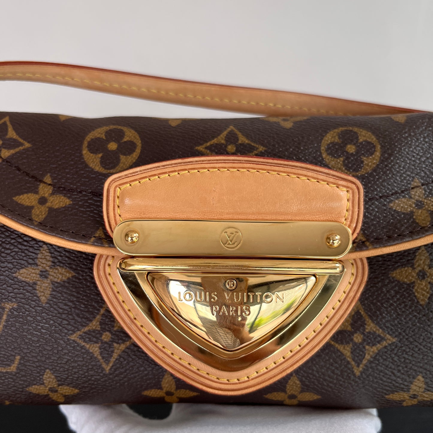 Louis Vuitton Beverly PM Shoulder Bag