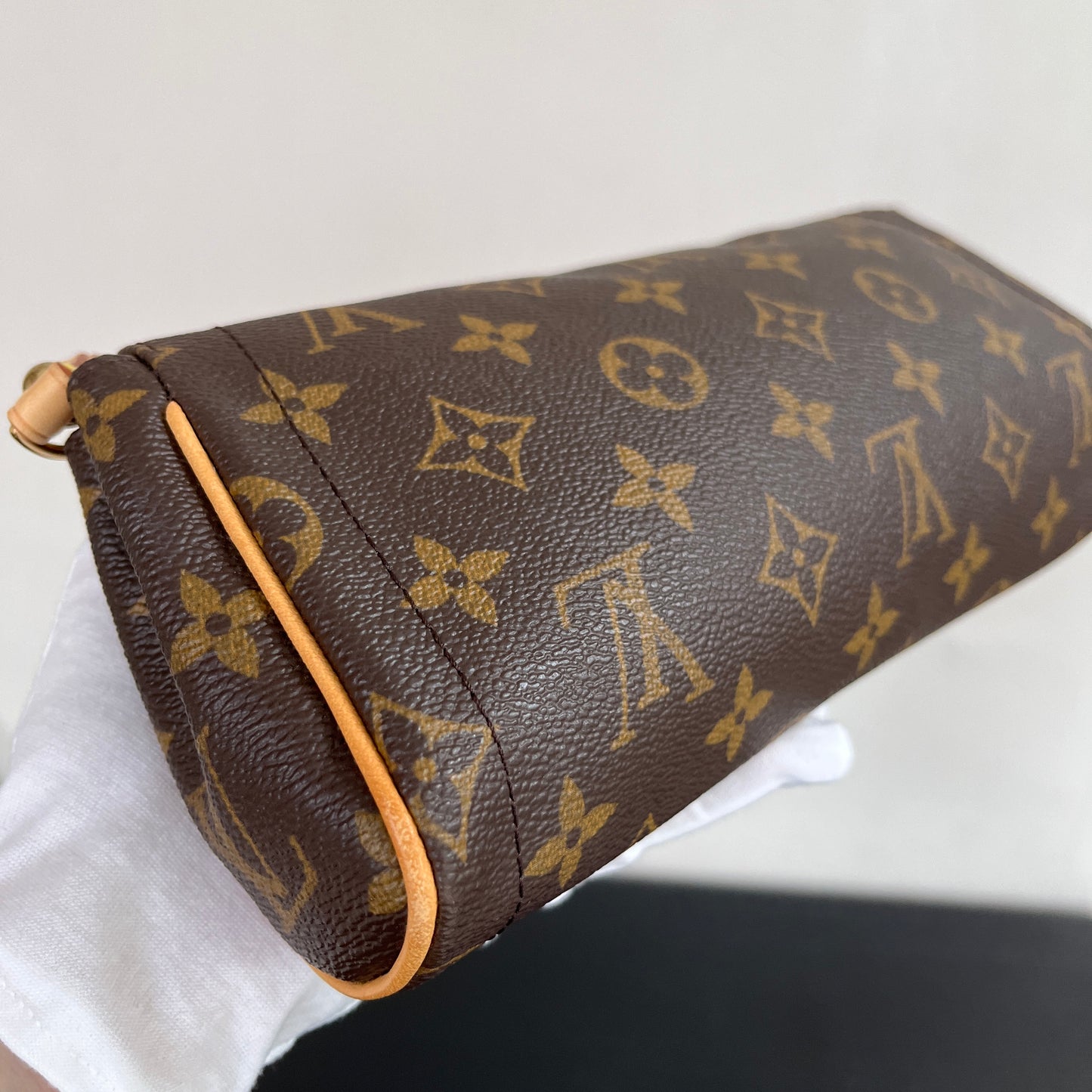 Louis Vuitton Beverly PM Shoulder Bag