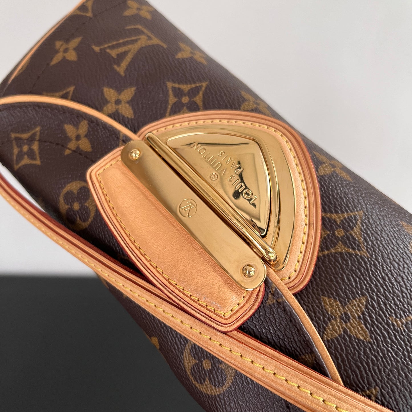 Louis Vuitton Beverly PM Shoulder Bag