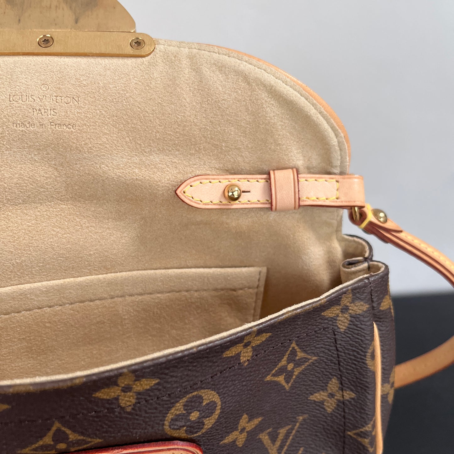 Louis Vuitton Beverly PM Shoulder Bag