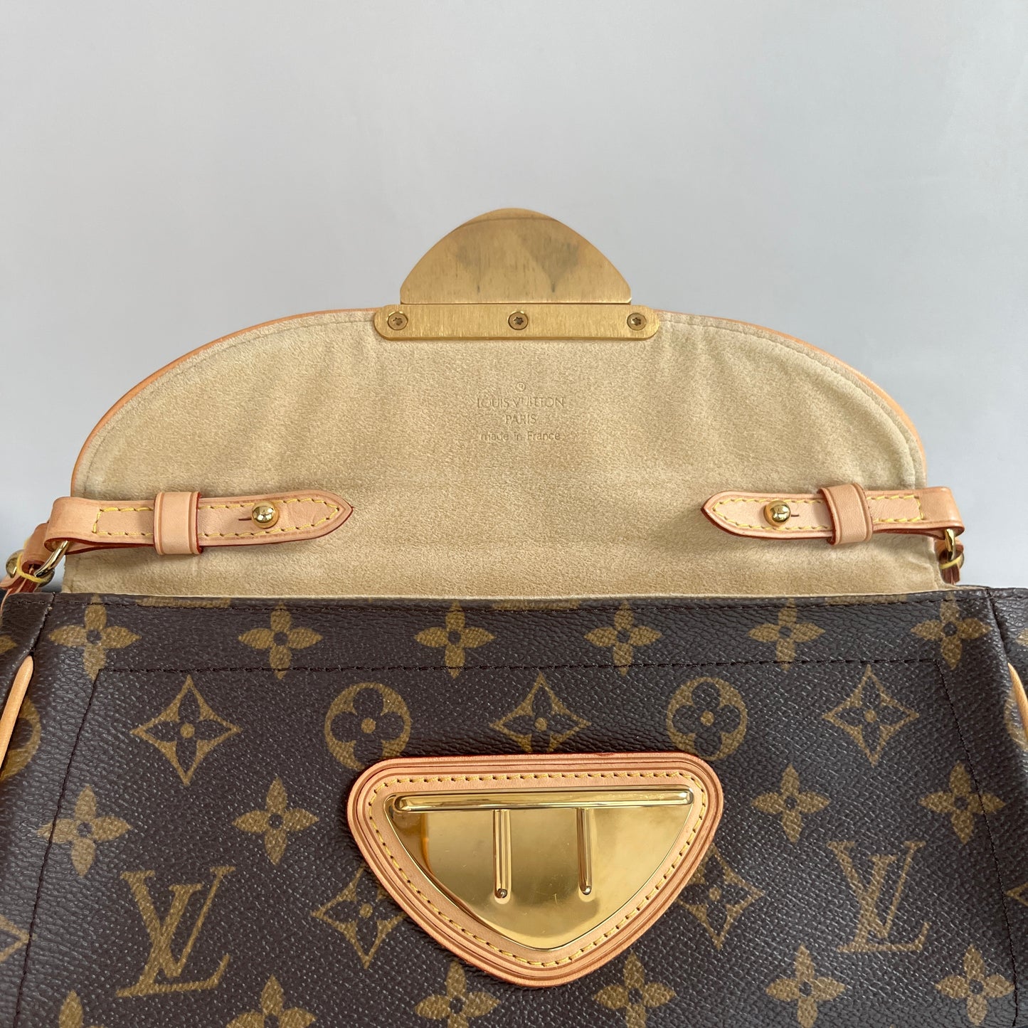 Louis Vuitton Beverly PM Shoulder Bag