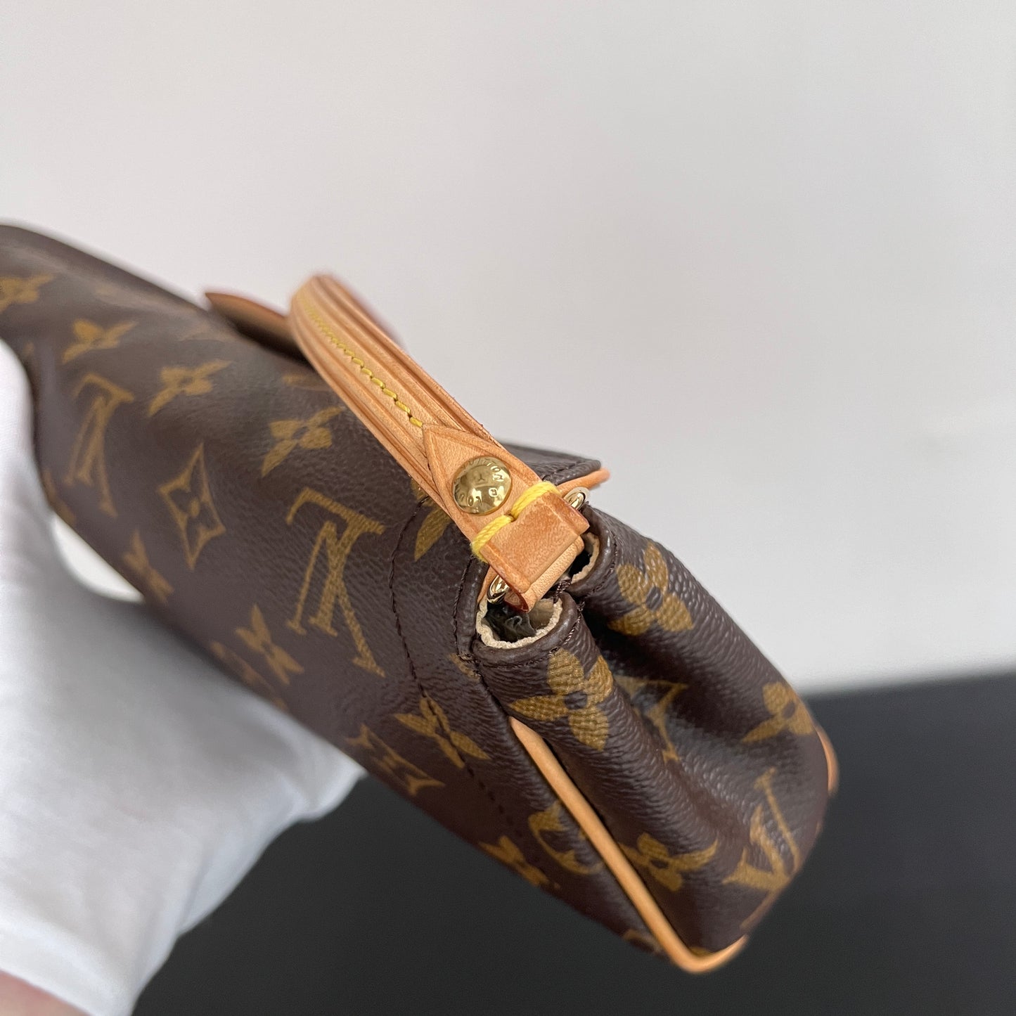 Louis Vuitton Beverly PM Shoulder Bag