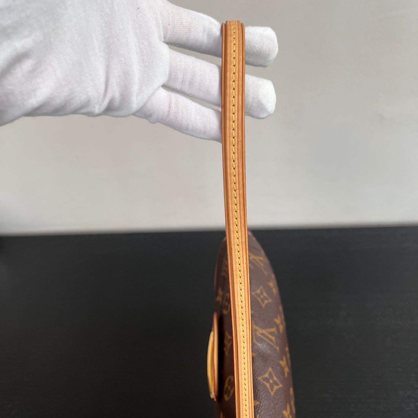 Louis Vuitton Beverly PM Shoulder Bag