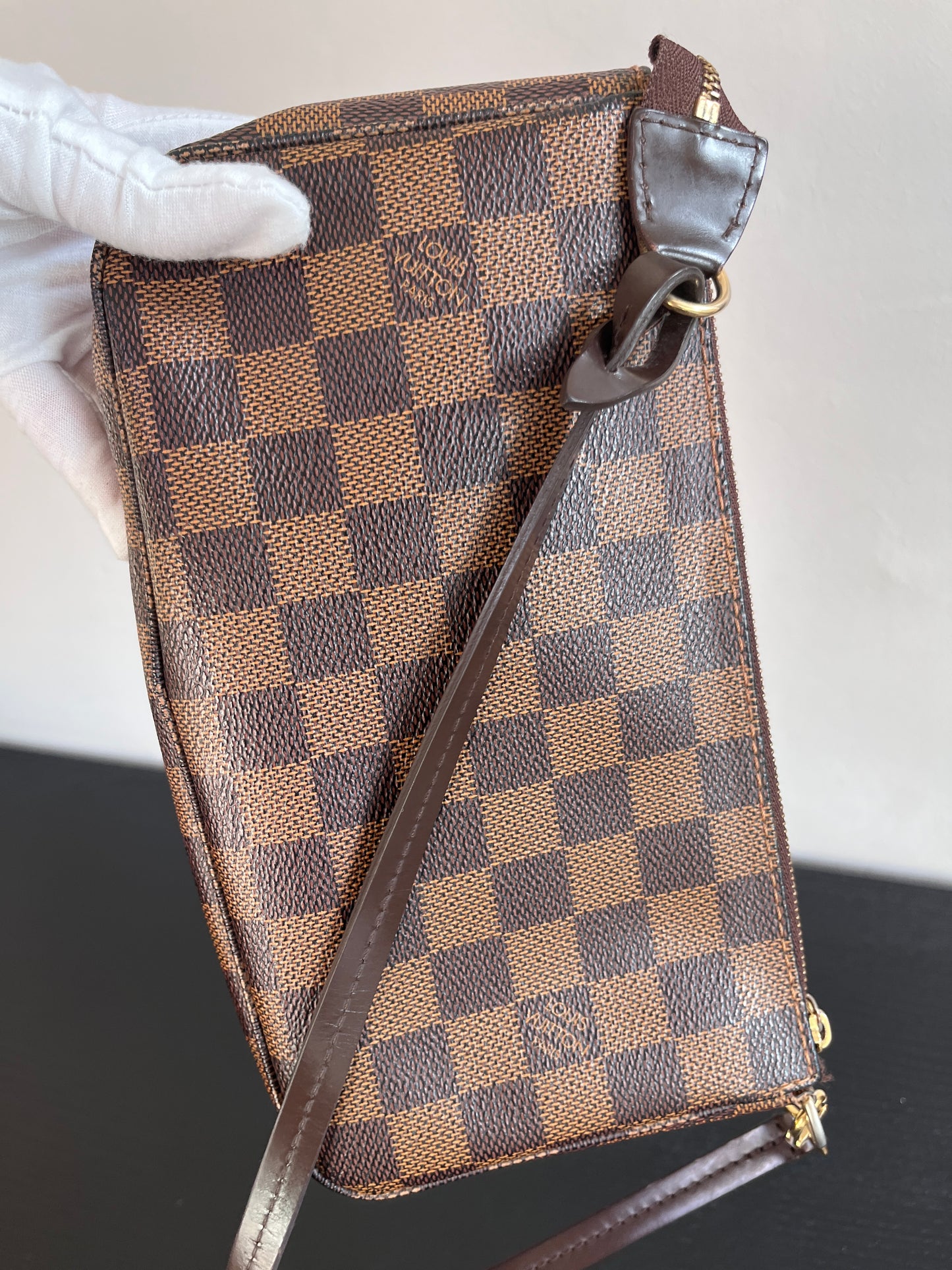 Louis Vuitton Damier Ebene Pochette