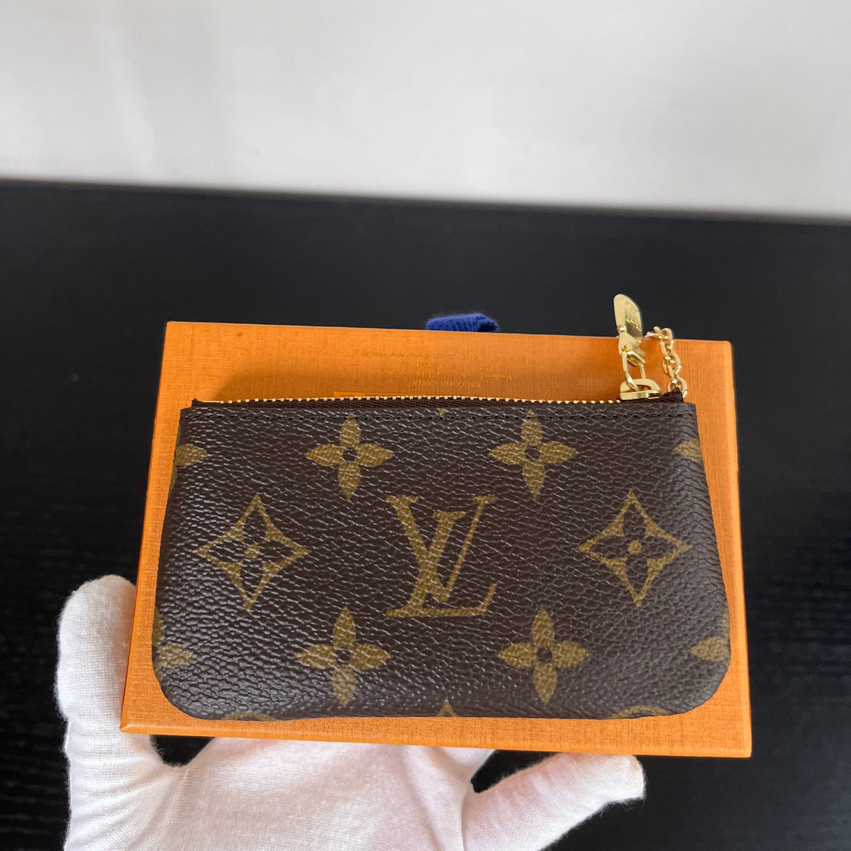 Loui Vuitton Vivienne Ice Skating Cle Pochette Christmas 2023