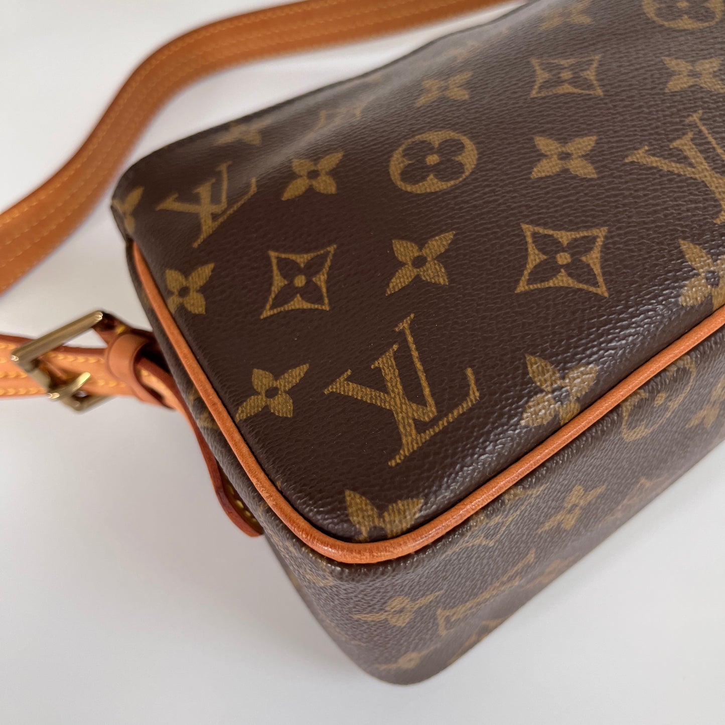 Louis Vuitton Vintage Viva Cite MM Shoulder Bag