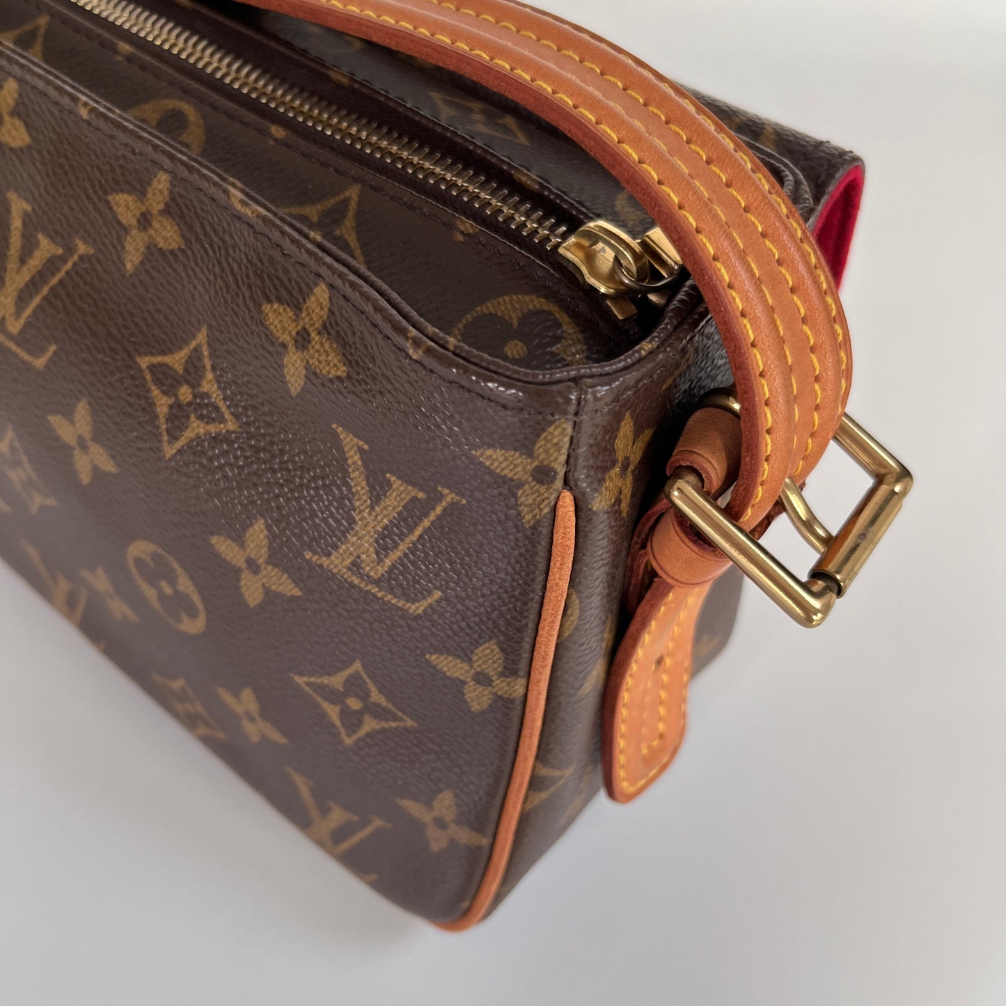 Louis Vuitton Vintage Viva Cite MM Shoulder Bag