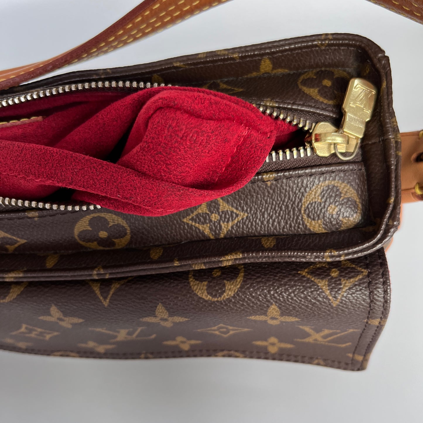 Louis Vuitton Vintage Viva Cite MM Shoulder Bag
