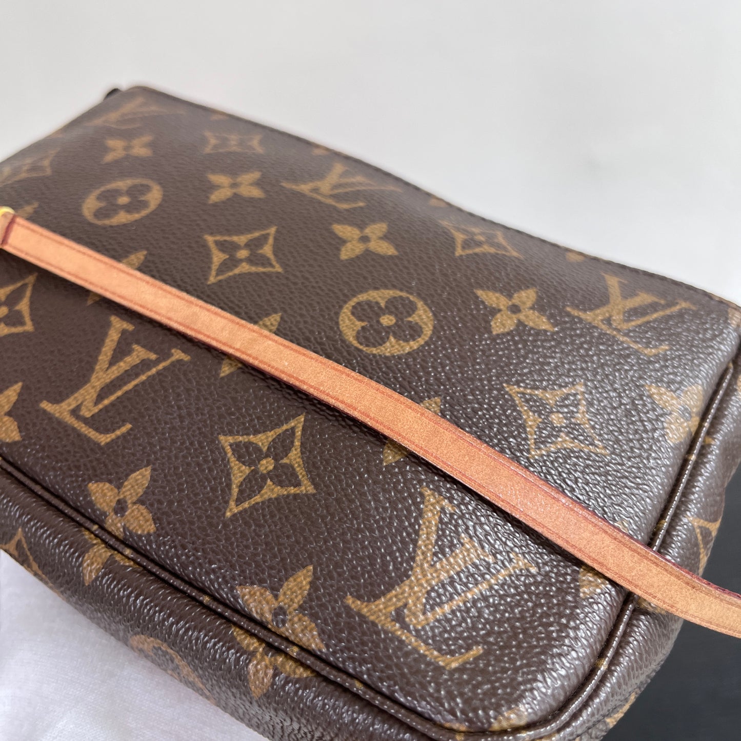 Louis Vuitton Vintage Pochette Monogram