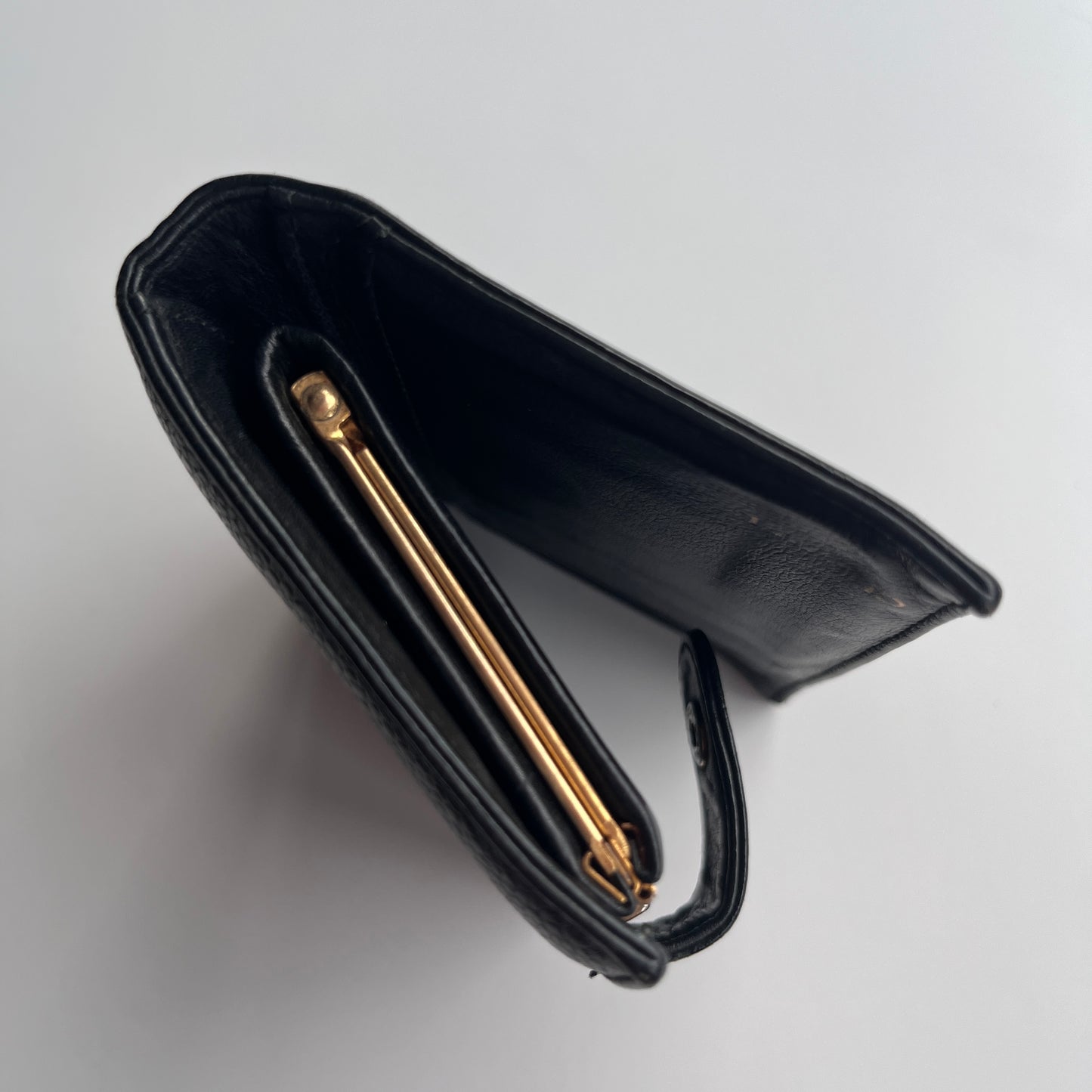 Chanel Vintage Bi-fold Caviar Wallet