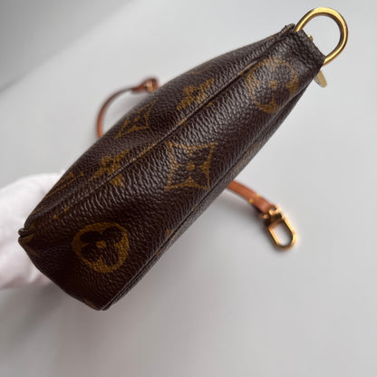 Louis Vuitton Vintage Monogram Pochette