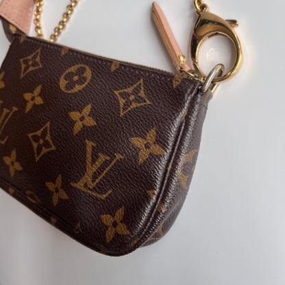 Louis Vuitton Monogram Mini Pochette I RUE SCRIBE PARIS