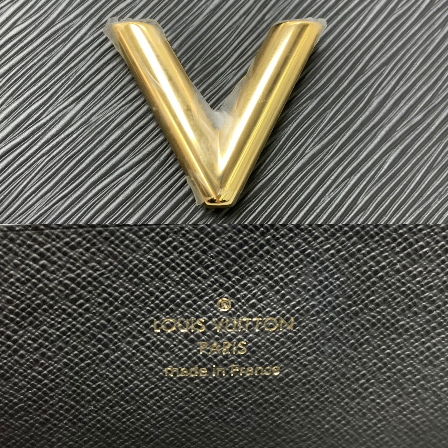 Louis Vuitton Black Epi Twist Wallet on Chain GHW RFID