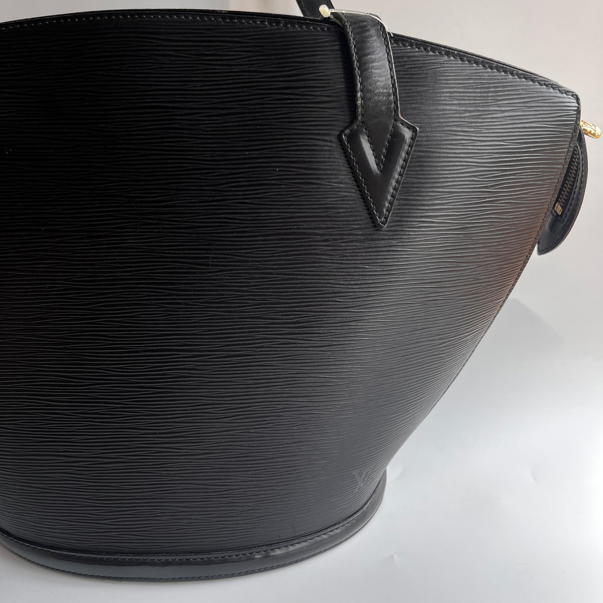 Louis Vuitton	Vintage Black Epi Saint Jacques GM Shoulder Bag