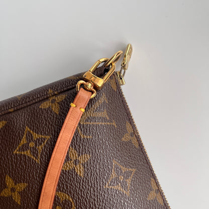 Louis Vuitton Vintage Monogram Pochette