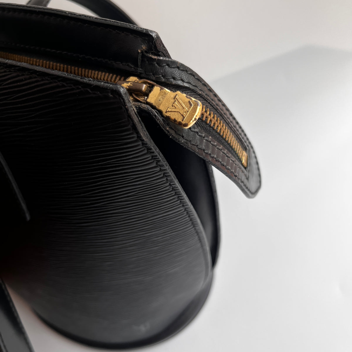 Louis Vuitton	Vintage Black Epi Saint Jacques GM Shoulder Bag