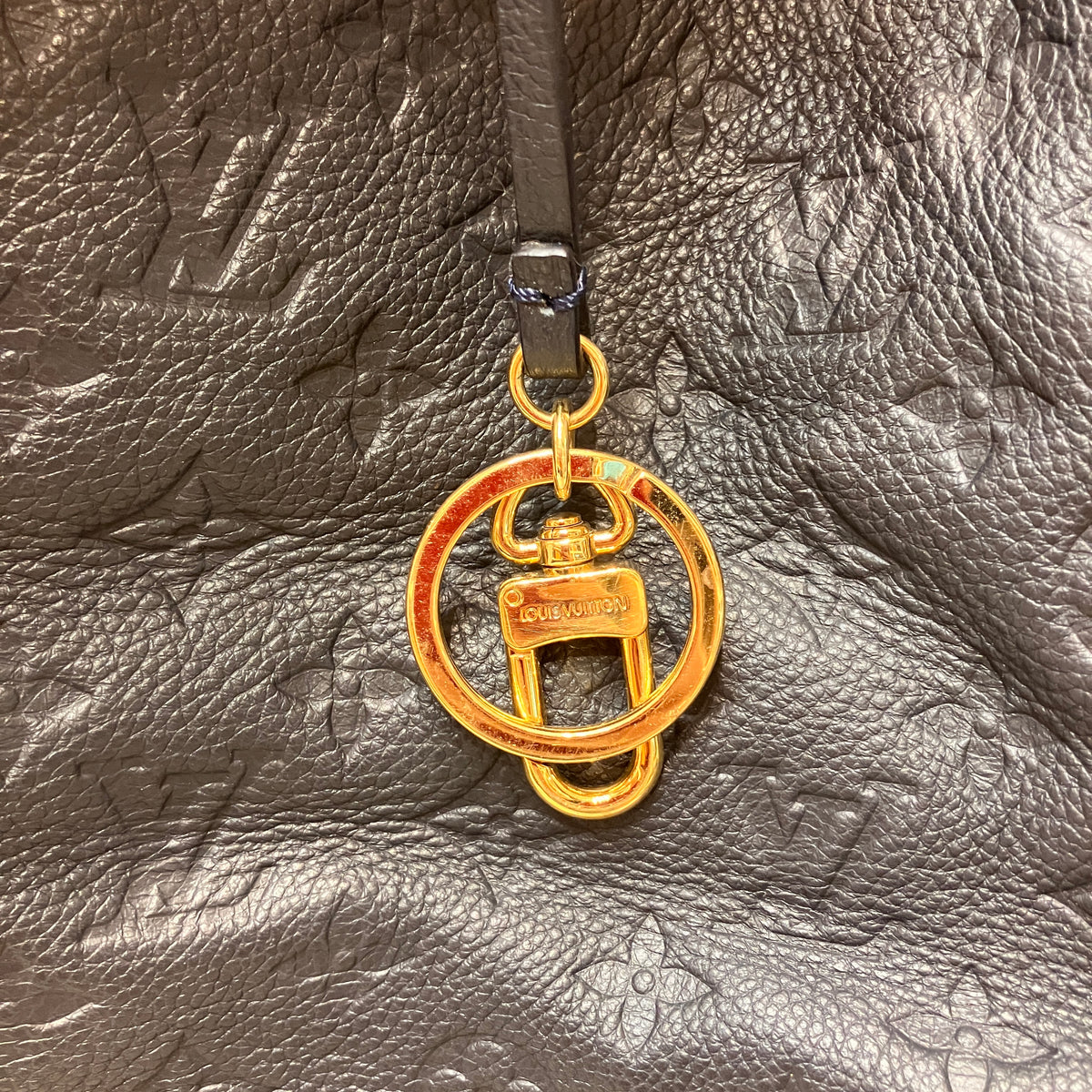 Louis Vuitton Artsy Black MM Bag