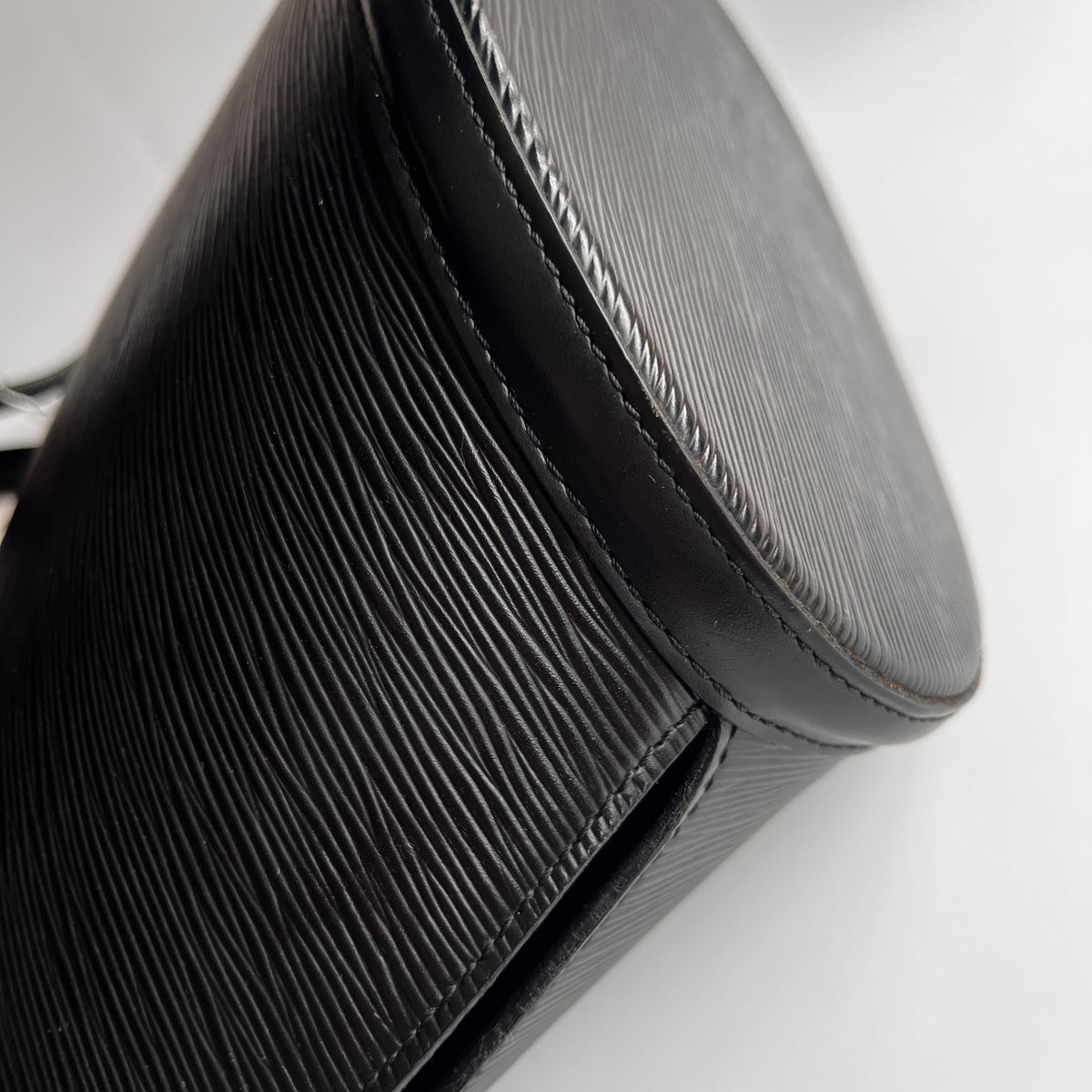 Louis Vuitton	Vintage Black Epi Saint Jacques GM Shoulder Bag