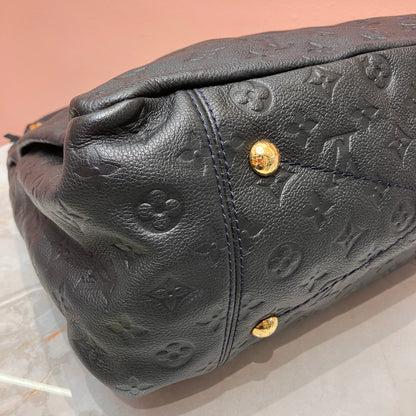 Louis Vuitton Artsy Black MM Bag