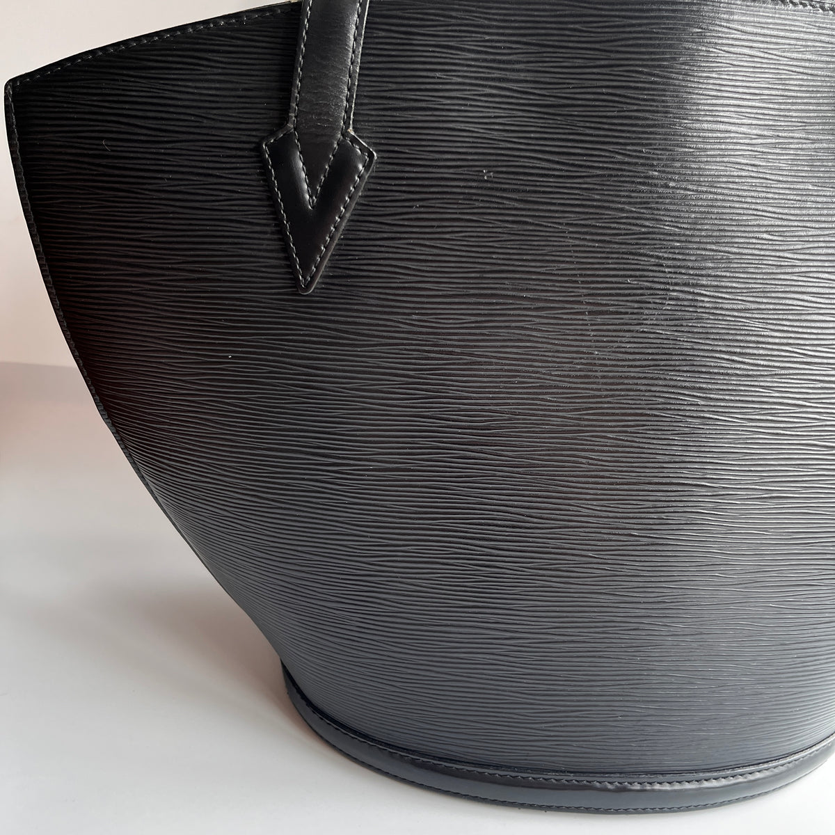 Louis Vuitton	Vintage Black Epi Saint Jacques GM Shoulder Bag