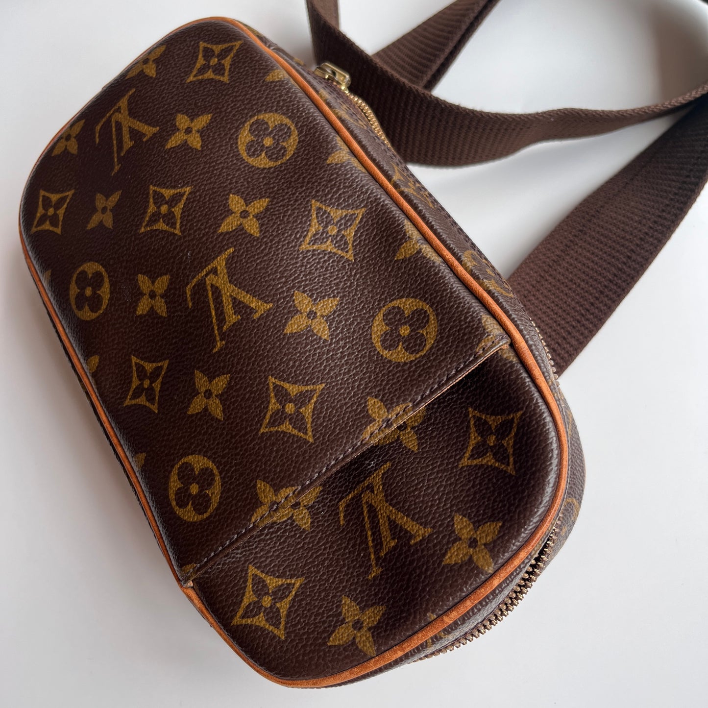 Louis Vuitton Unisex Gange crossbody/ waist/ bum bag