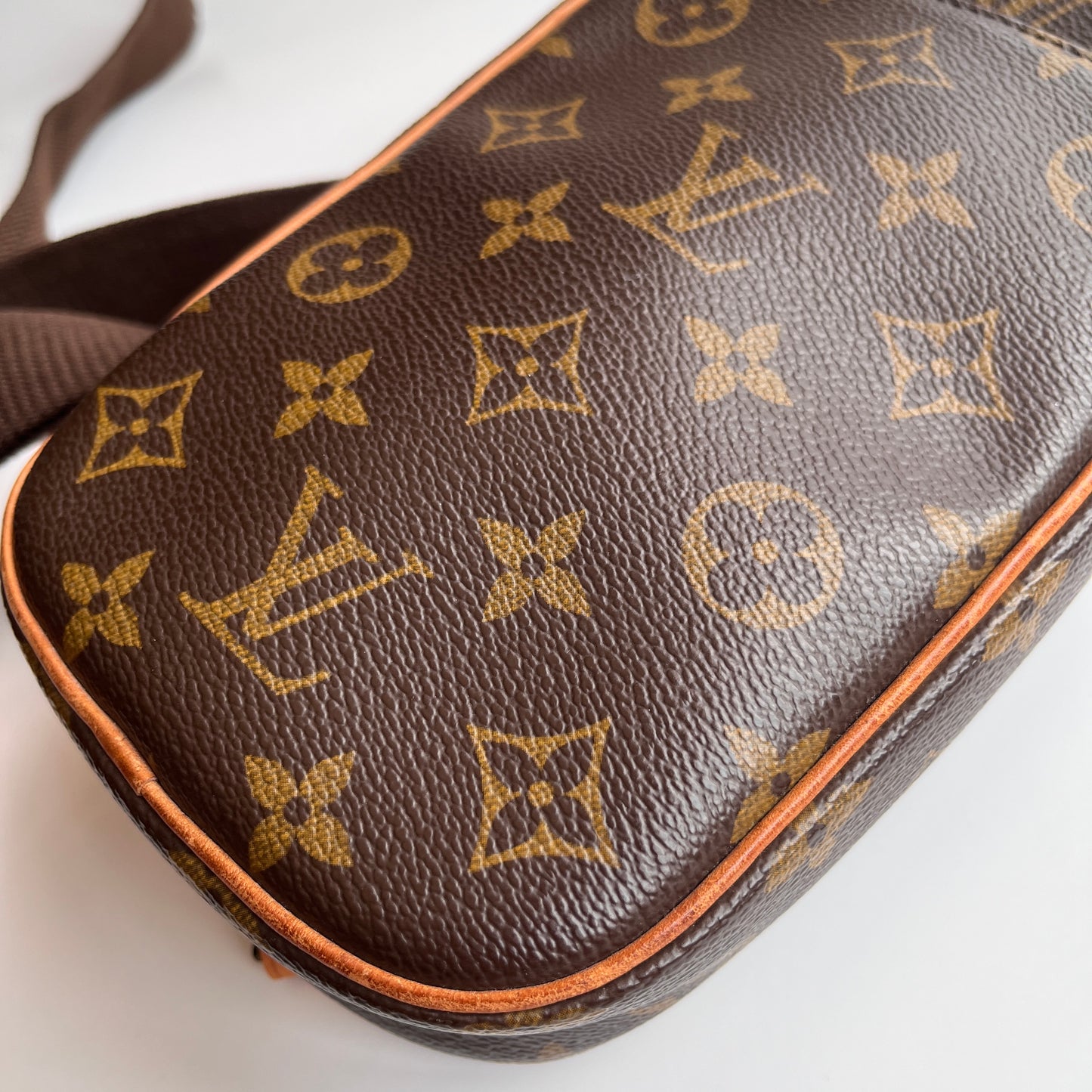 Louis Vuitton Unisex Gange crossbody/ waist/ bum bag