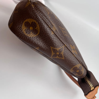 Louis Vuitton Vintage Monogram Pochette