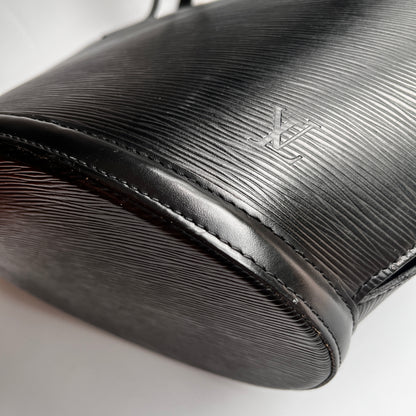Louis Vuitton	Vintage Black Epi Saint Jacques GM Shoulder Bag