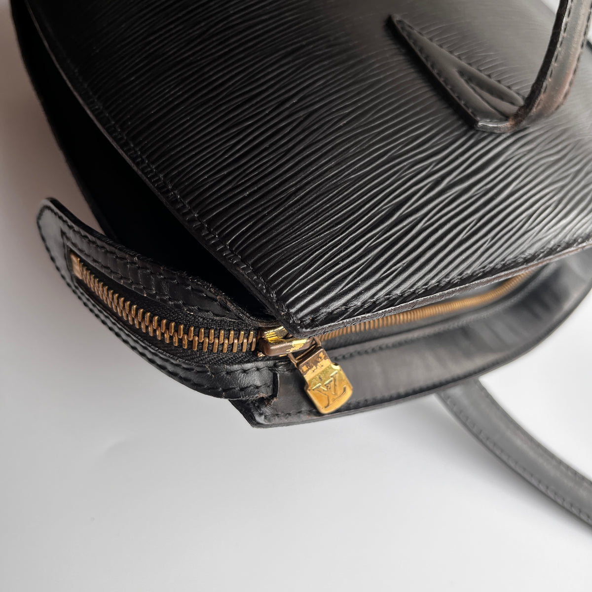 Louis Vuitton	Vintage Black Epi Saint Jacques GM Shoulder Bag