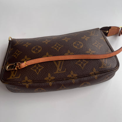 Louis Vuitton Vintage Monogram Pochette