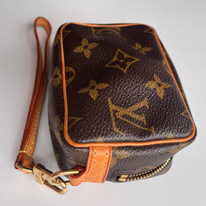 Louis Vuitton Wapity Monogram Pouch Wrislet