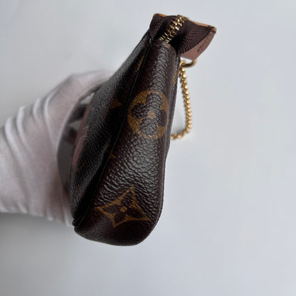 Louis Vuitton Monogram Mini Pochette I RUE SCRIBE PARIS