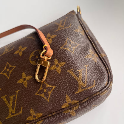 Louis Vuitton Vintage Monogram Pochette