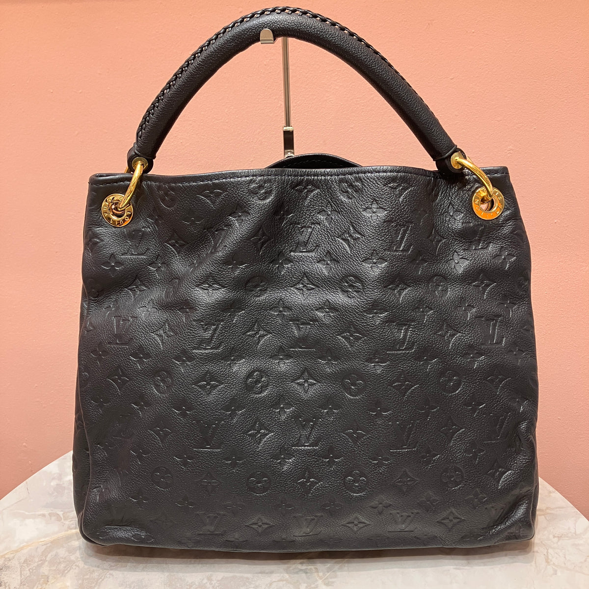 Louis Vuitton Artsy Black MM Bag