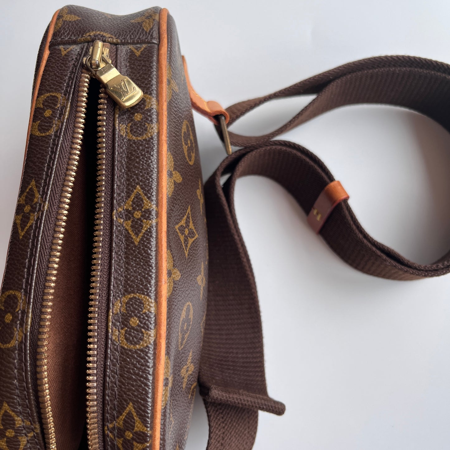 Louis Vuitton Unisex Gange crossbody/ waist/ bum bag