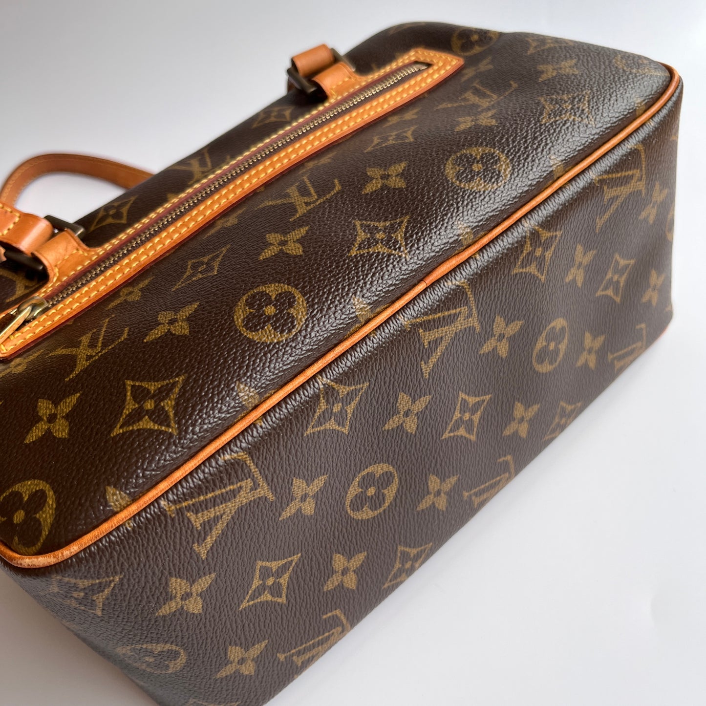 Louis Vuitton Cite MM Shoulder Bag