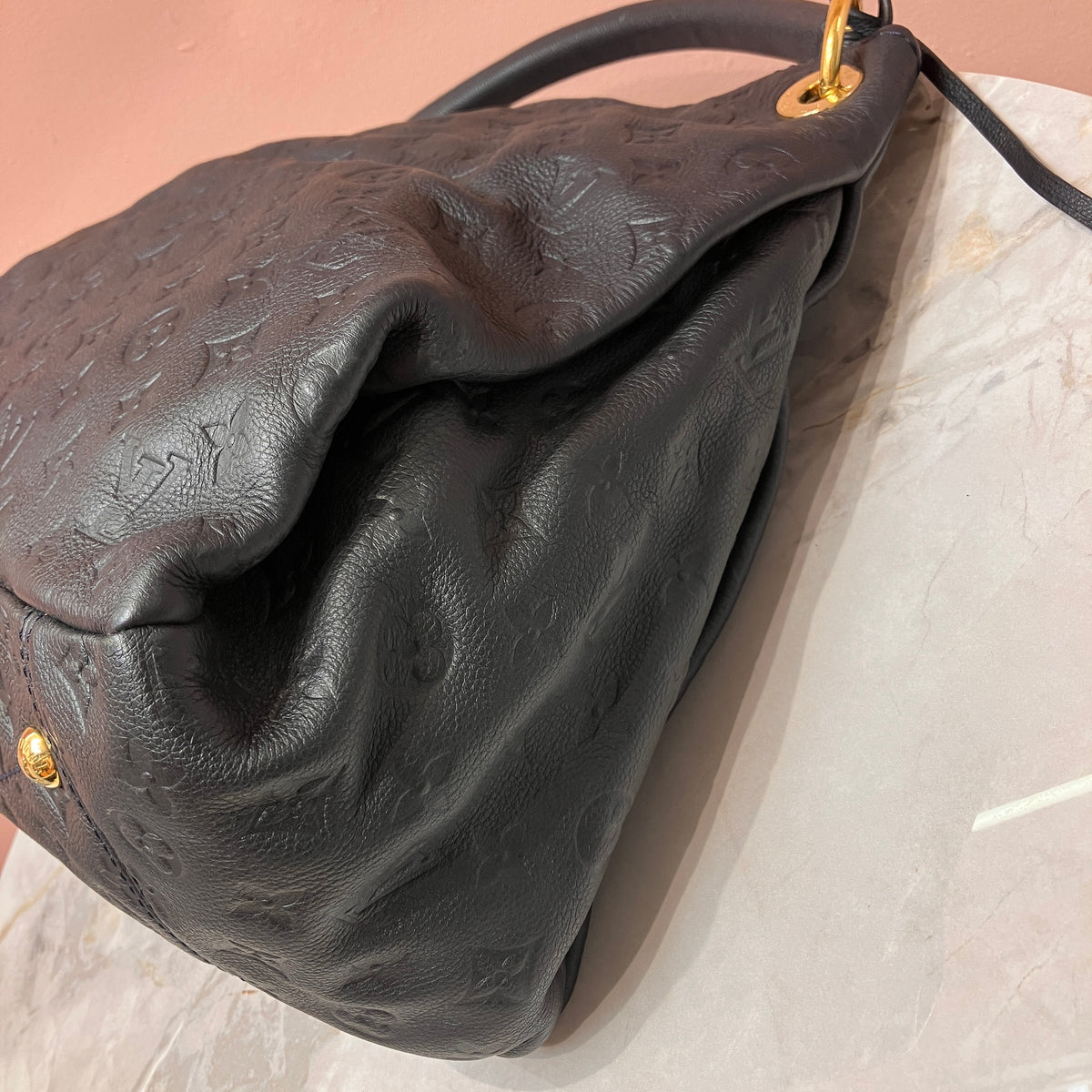 Louis Vuitton Artsy Black MM Bag