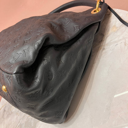 Louis Vuitton Artsy Black MM Bag