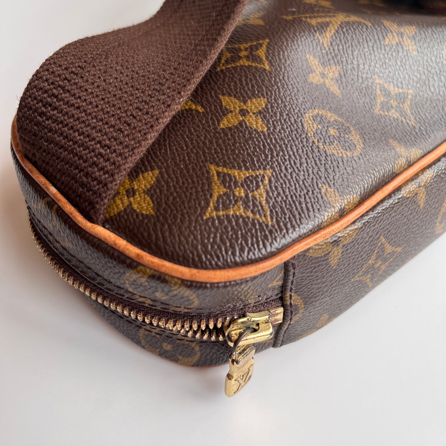 Louis Vuitton Unisex Gange crossbody/ waist/ bum bag