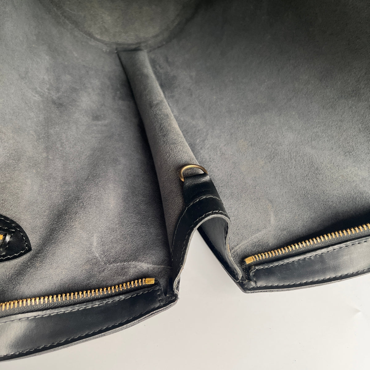 Louis Vuitton	Vintage Black Epi Saint Jacques GM Shoulder Bag