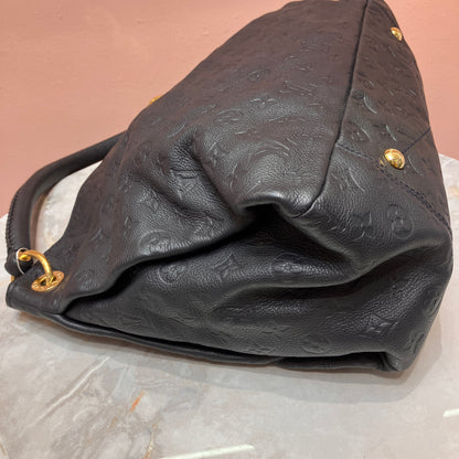 Louis Vuitton Artsy Black MM Bag