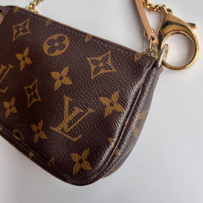Louis Vuitton Monogram Mini Pochette I RUE SCRIBE PARIS