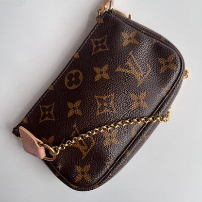 Louis Vuitton Monogram Mini Pochette I RUE SCRIBE PARIS