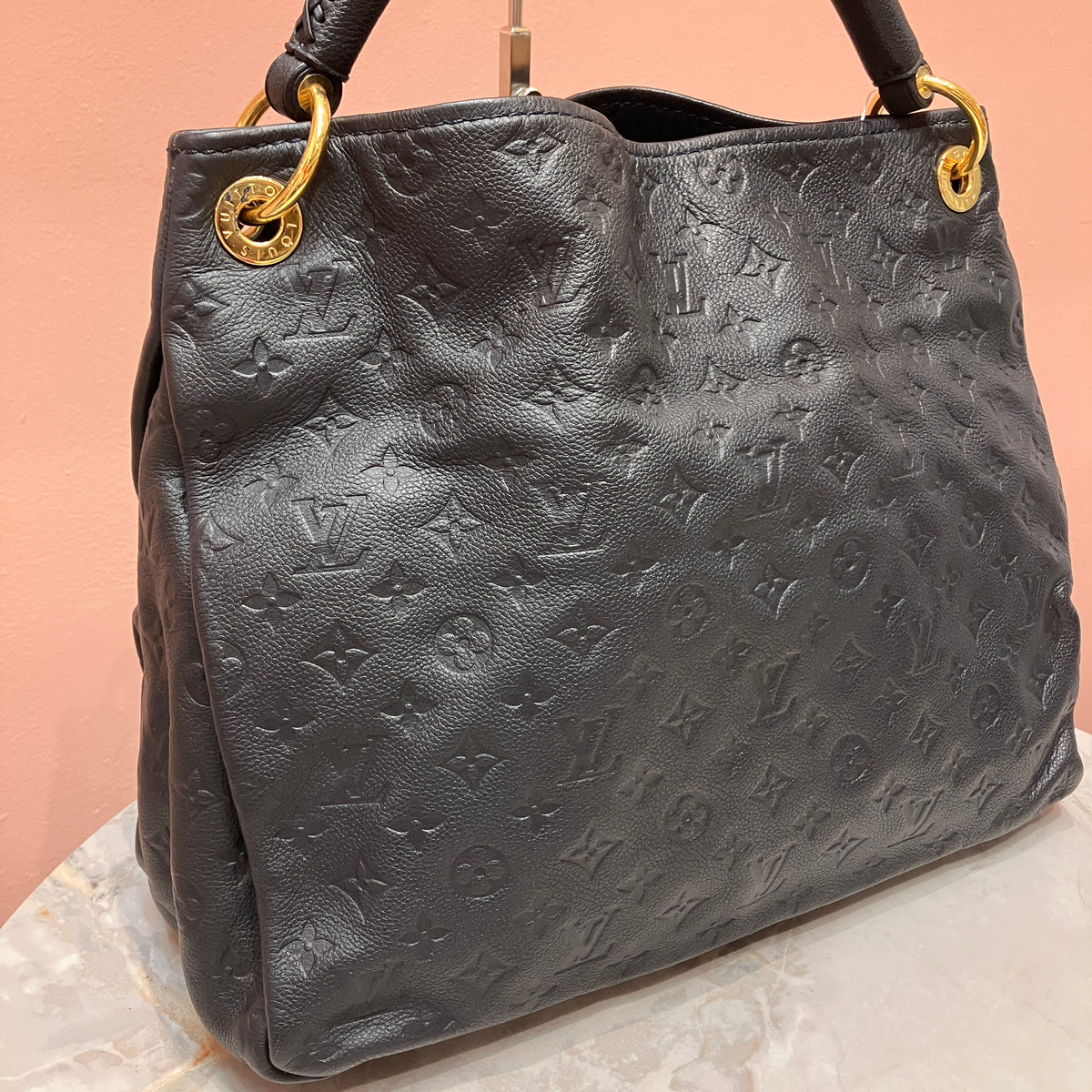 Louis Vuitton Artsy Black MM Bag