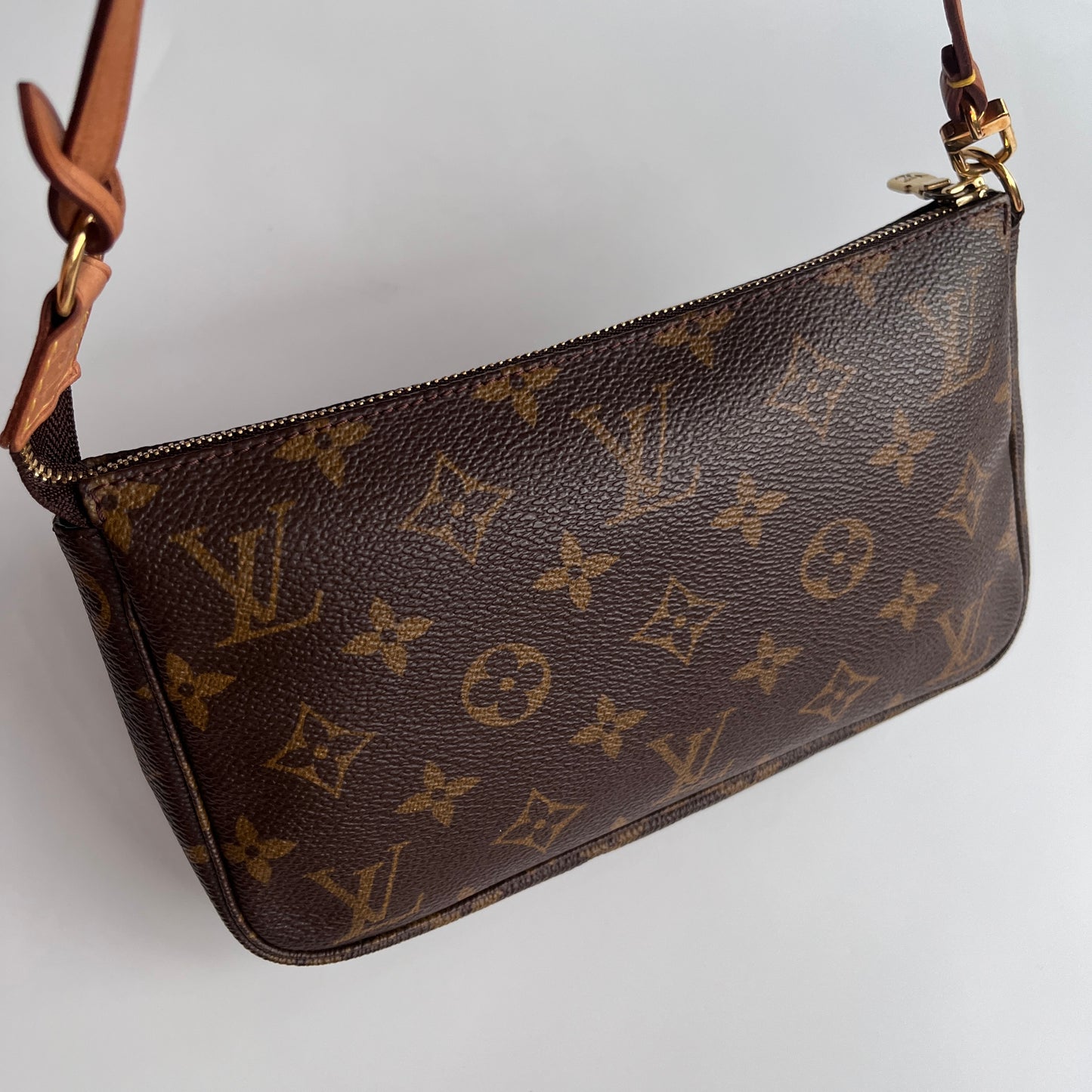 Louis Vuitton Vintage Monogram Pochette