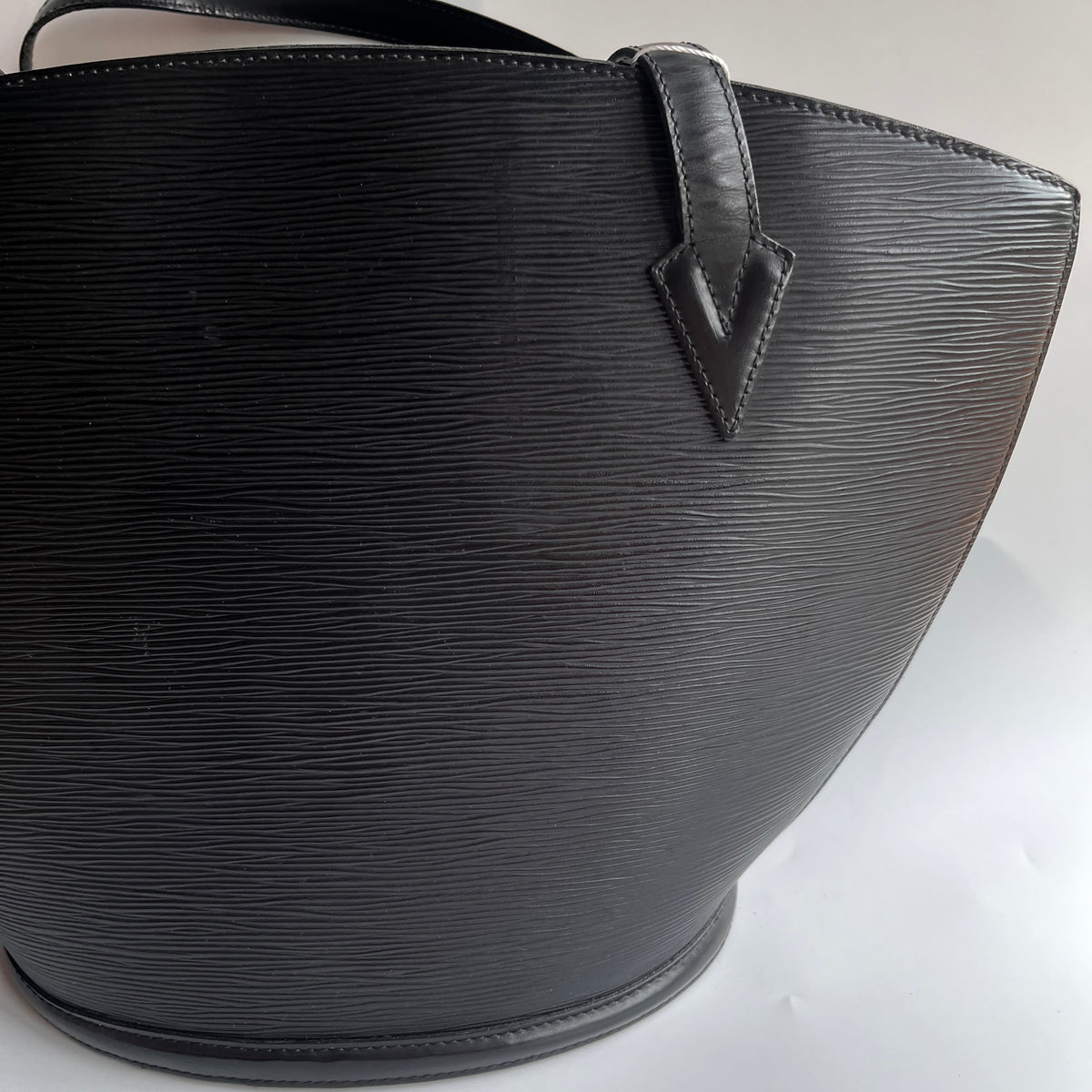 Louis Vuitton	Vintage Black Epi Saint Jacques GM Shoulder Bag