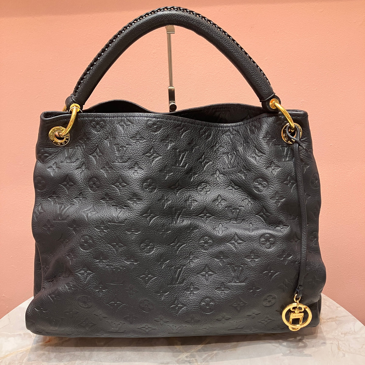 Louis Vuitton Artsy Black MM Bag